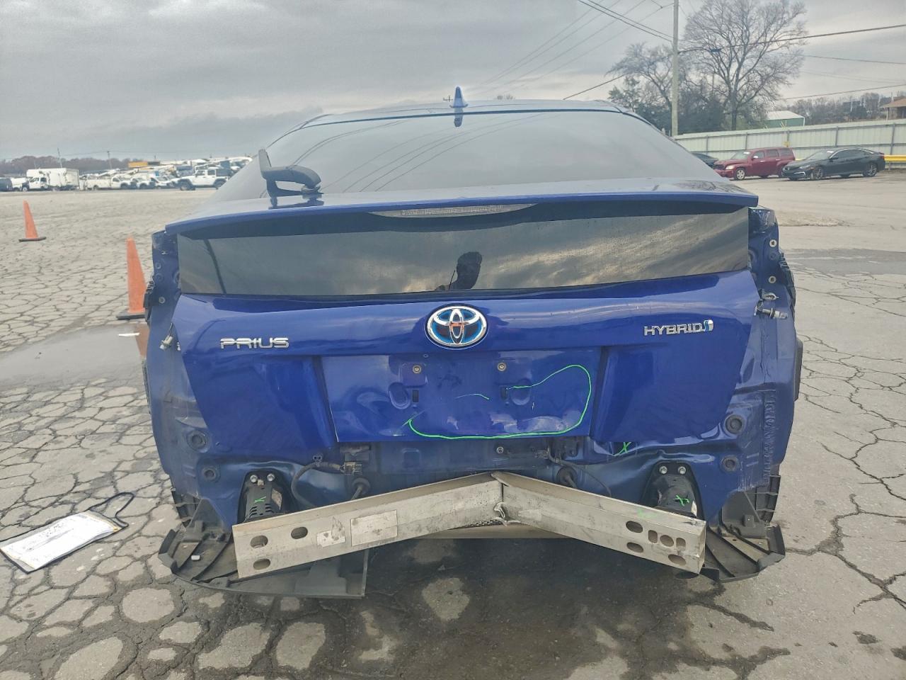 2016 TOYOTA PRIUS