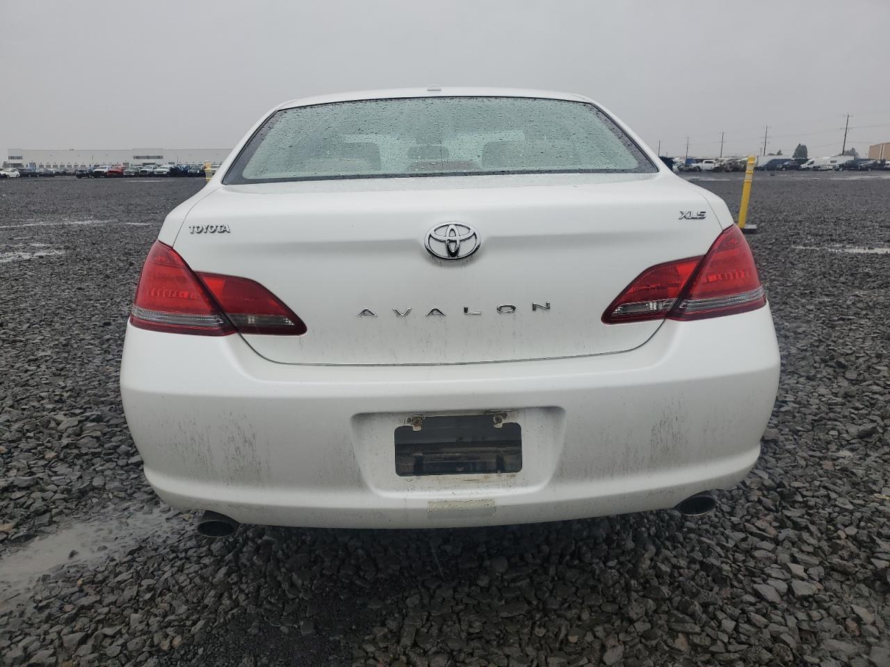 2010 TOYOTA Avalon