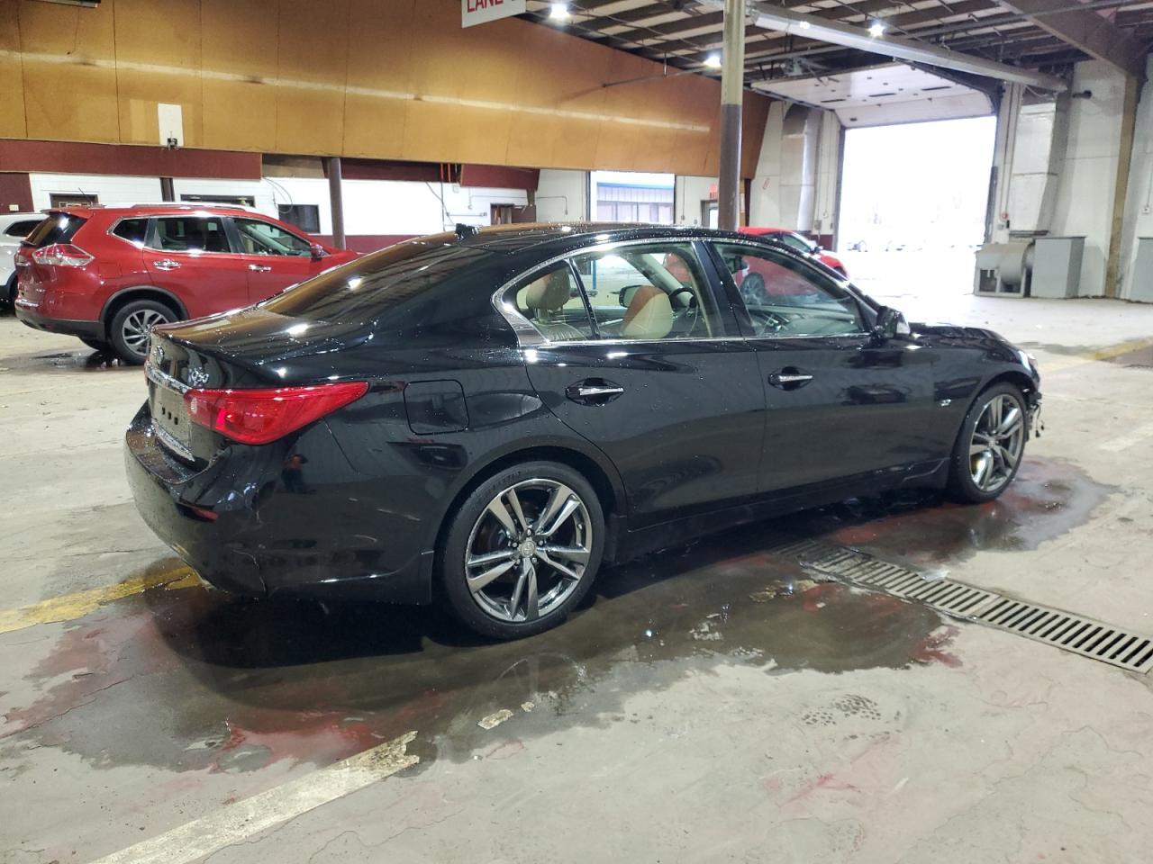 2015 INFINITI Q50