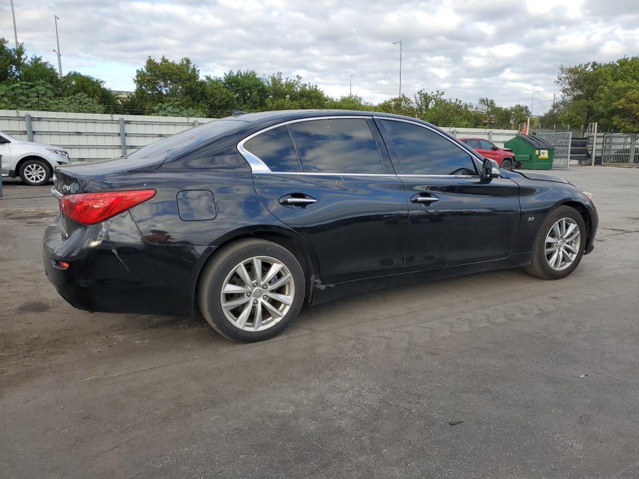 2015 INFINITI Q50