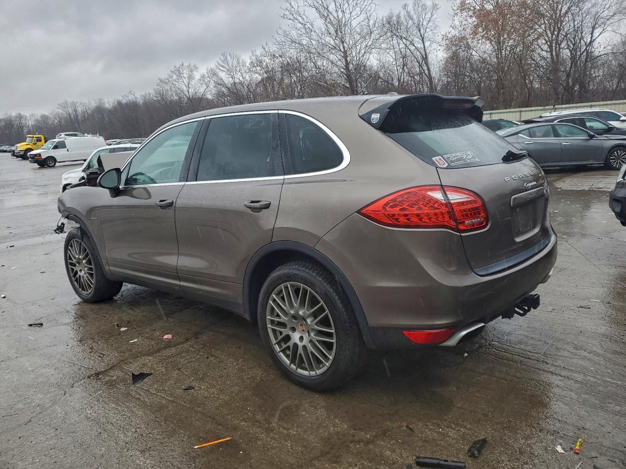 2014 PORSCHE CAYENNE