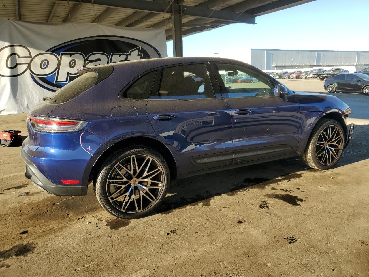 2024 PORSCHE Macan