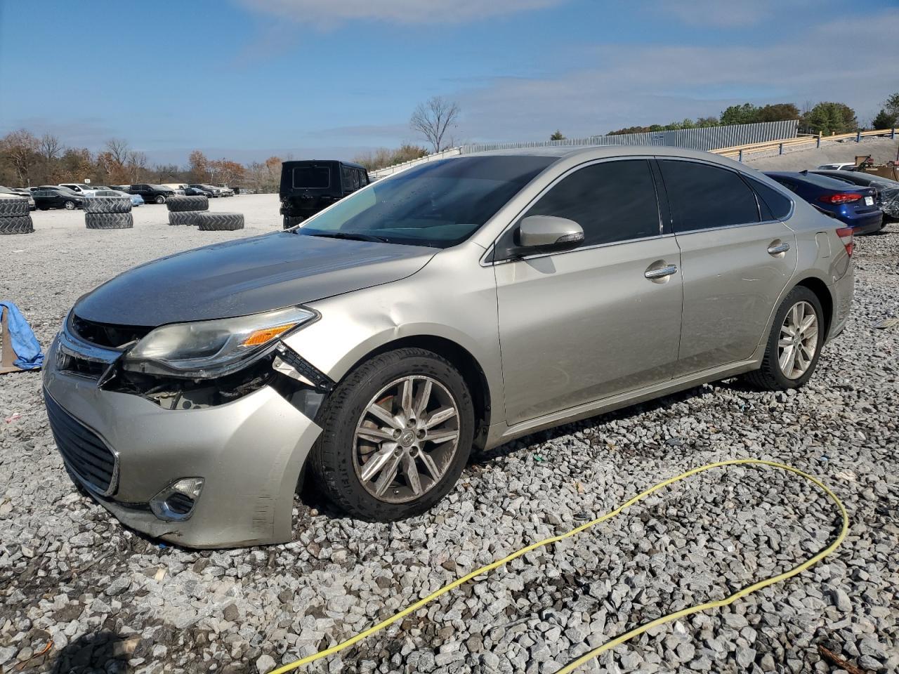 2013 TOYOTA Avalon