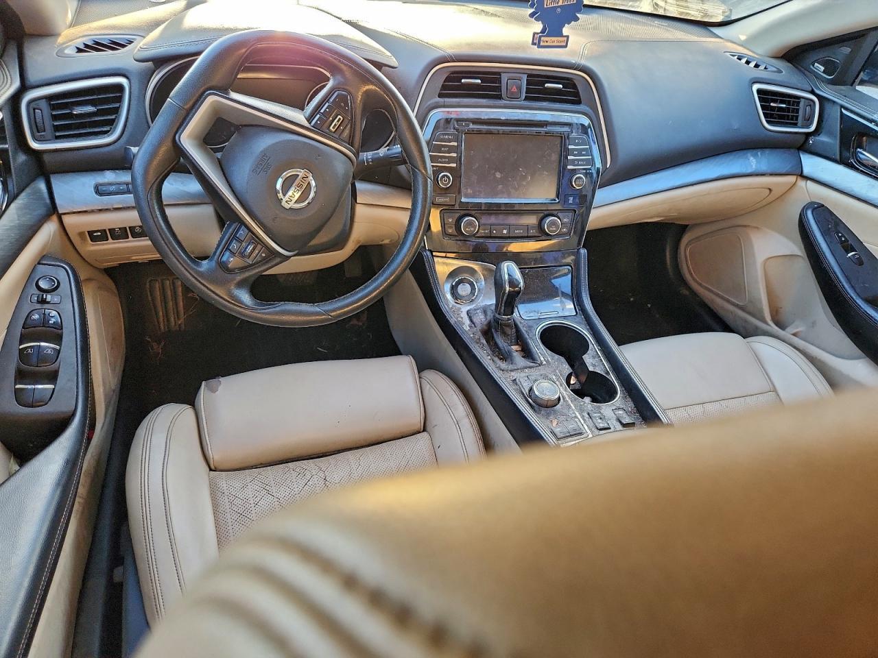 2017 NISSAN Maxima