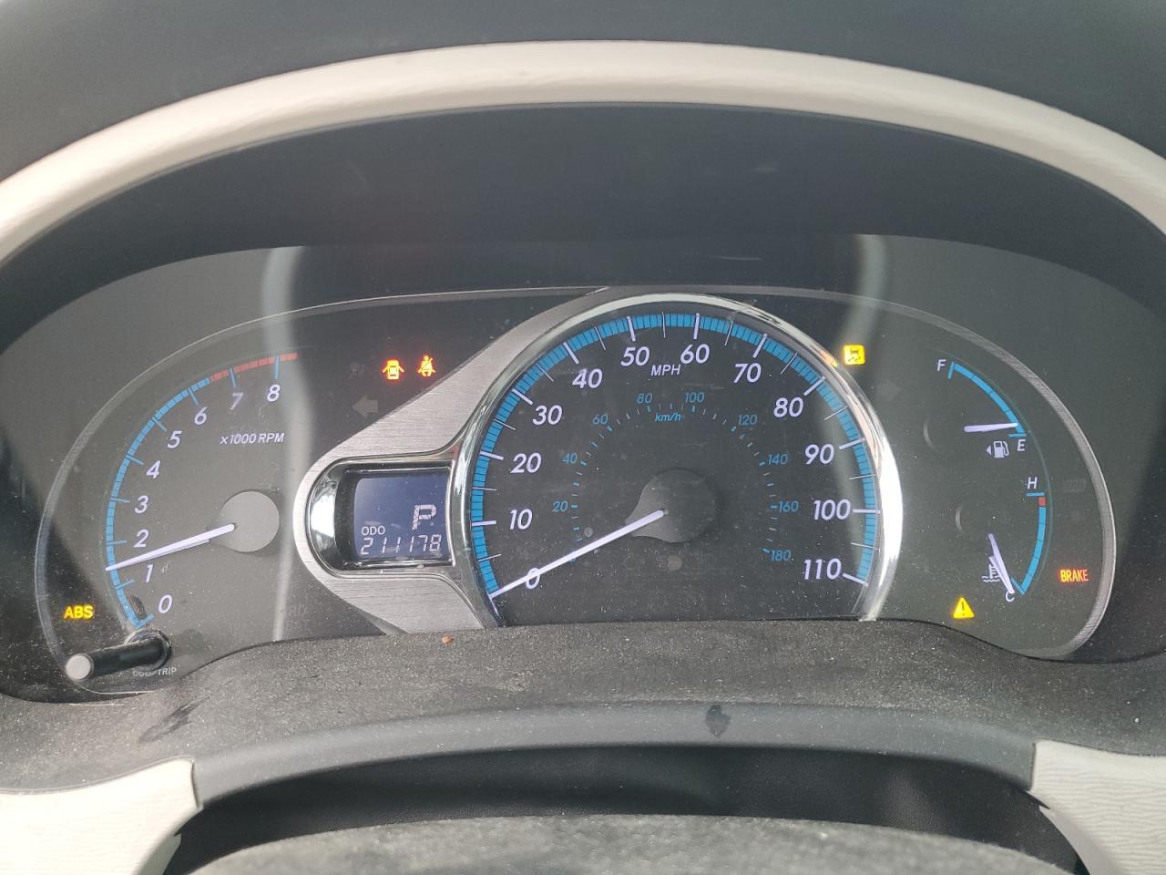 2011 TOYOTA SIENNA
