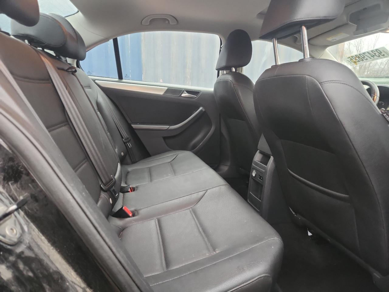 2011 VOLKSWAGEN JETTA