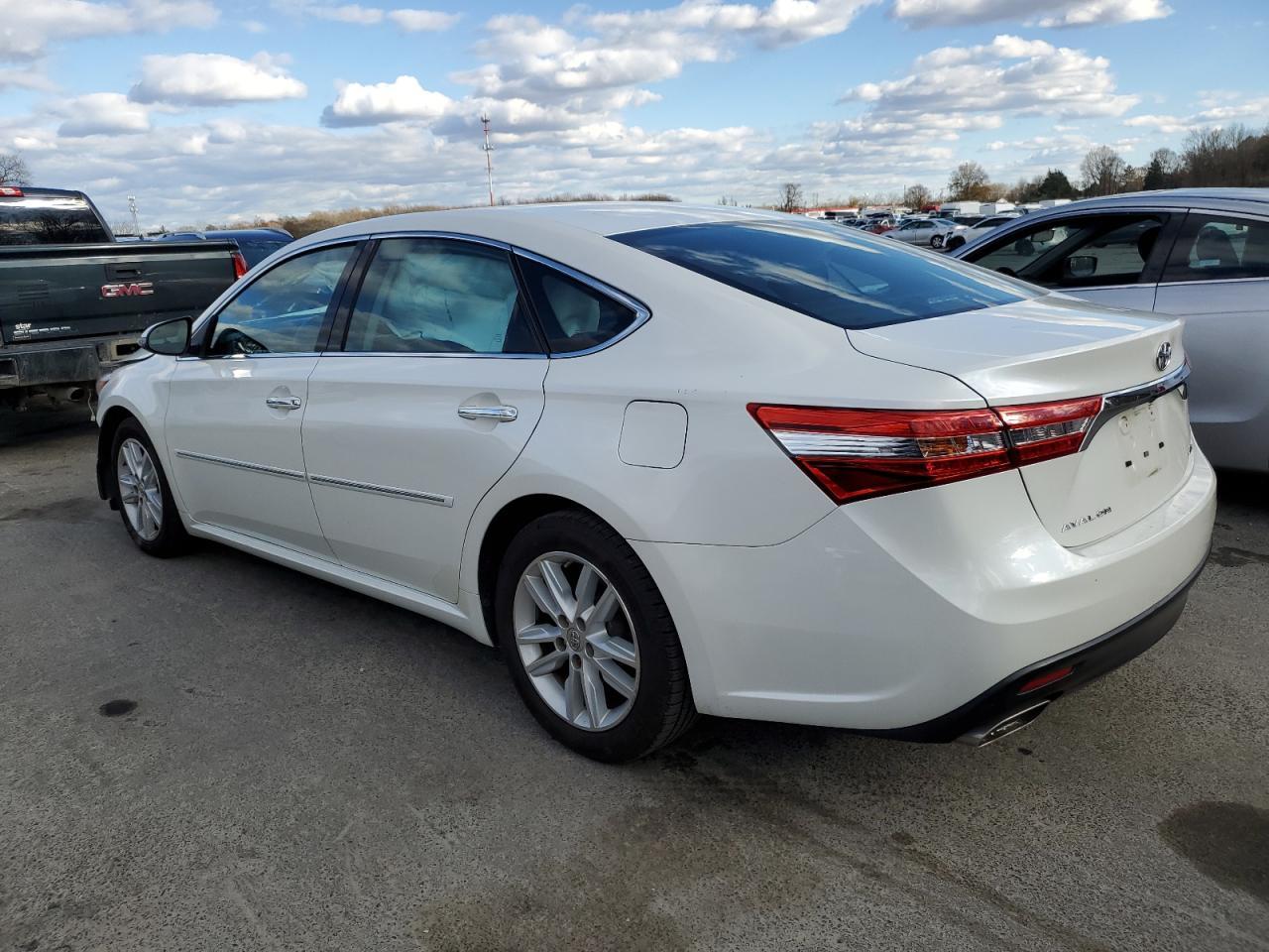 2013 TOYOTA Avalon