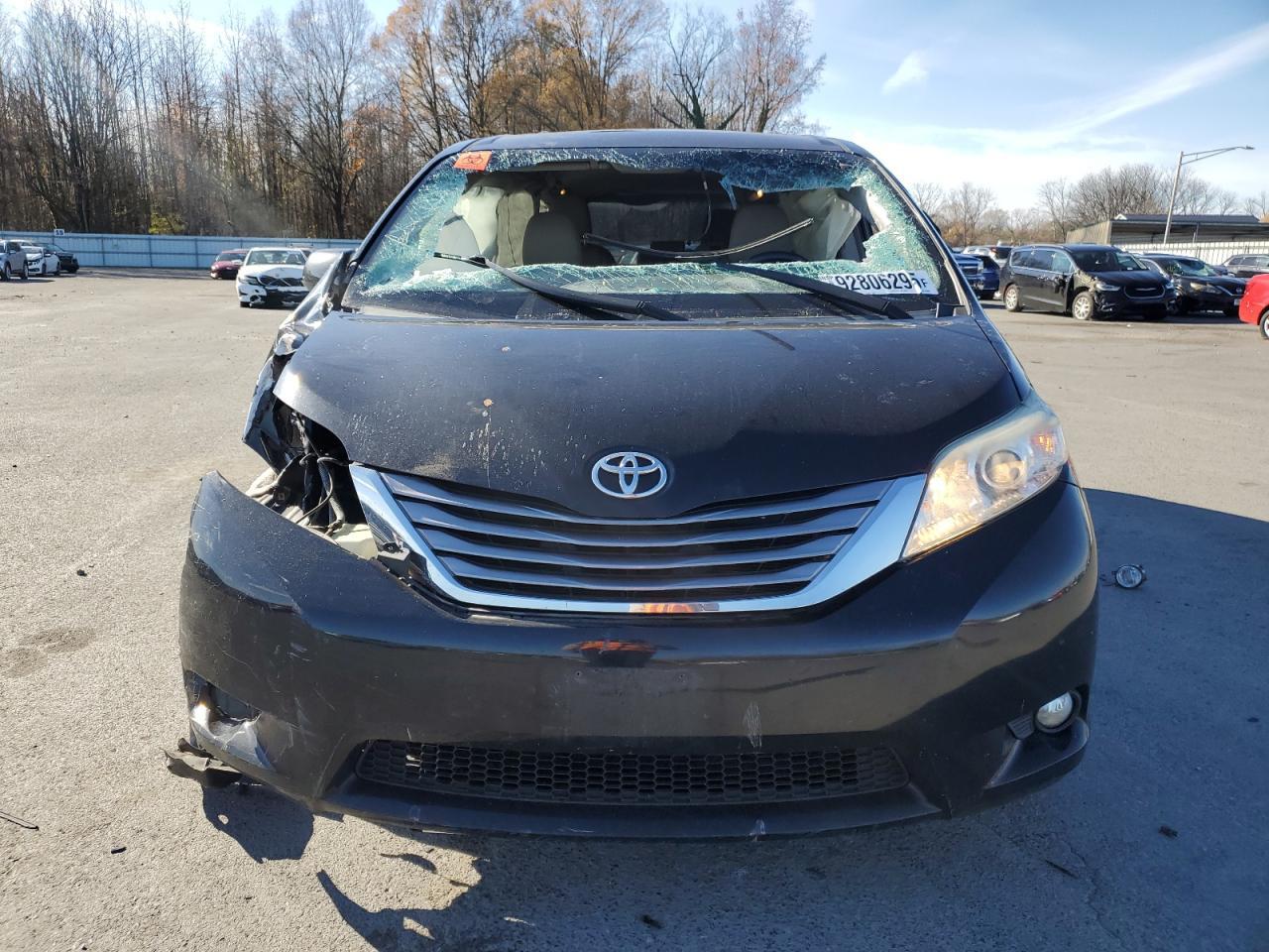 2015 TOYOTA SIENNA