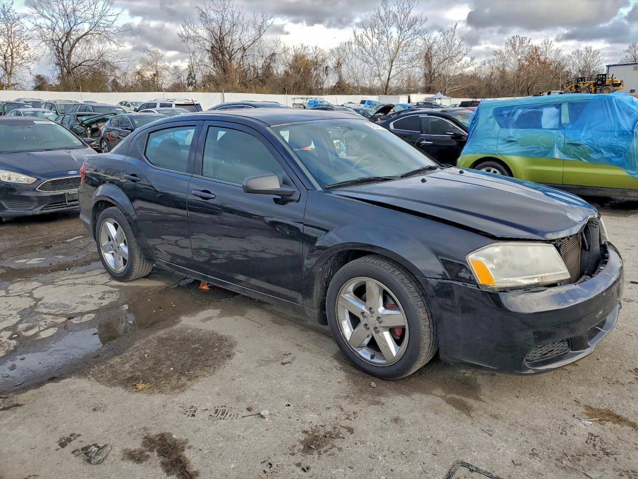 2013 DODGE Avenger