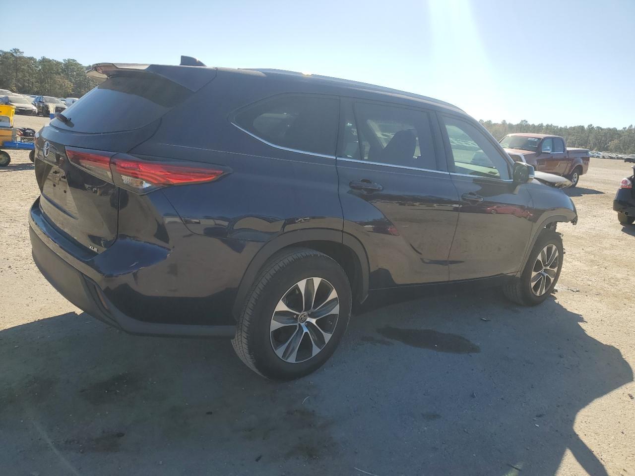 2022 TOYOTA HIGHLANDER