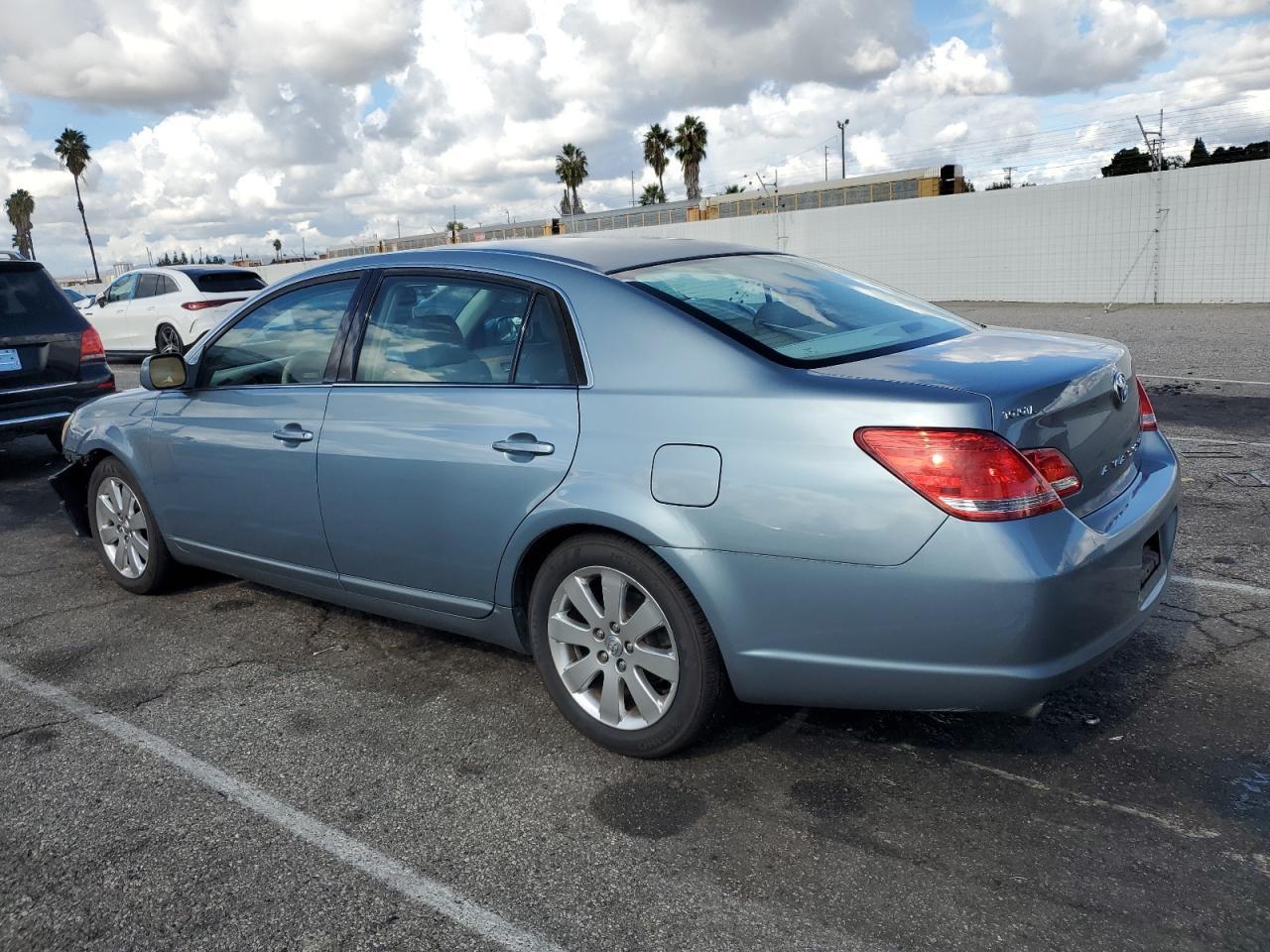 2006 TOYOTA Avalon
