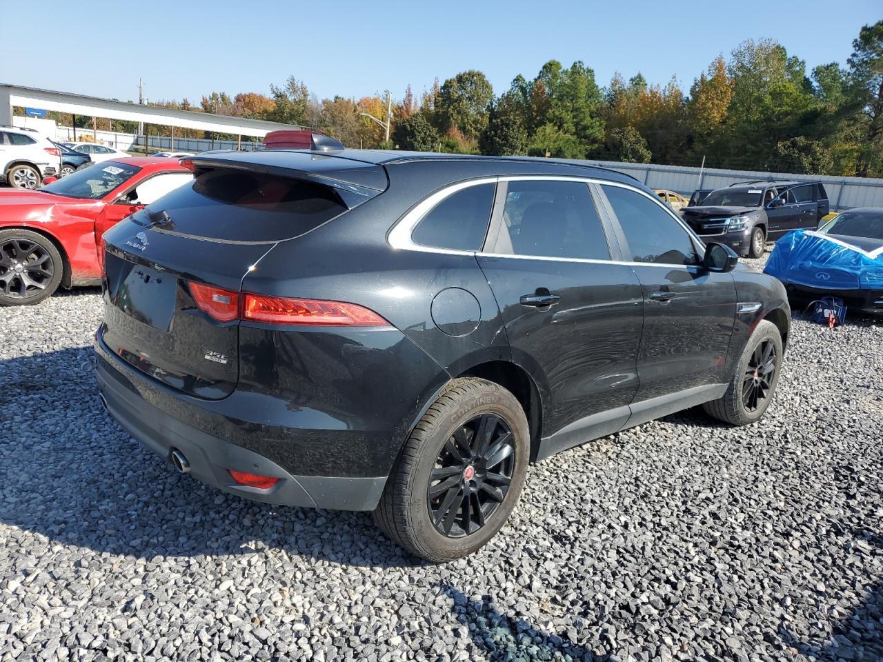 2017 JAGUAR F-Pace