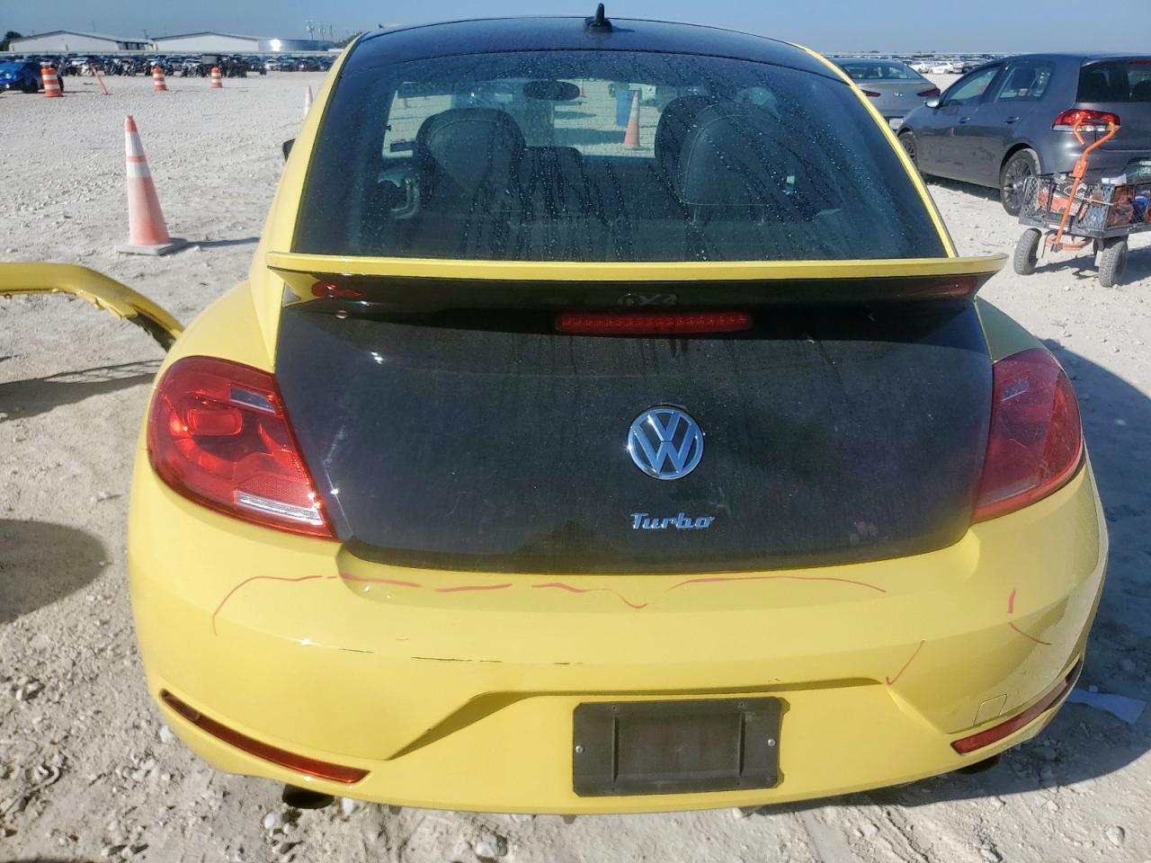 2014 VOLKSWAGEN Beetle