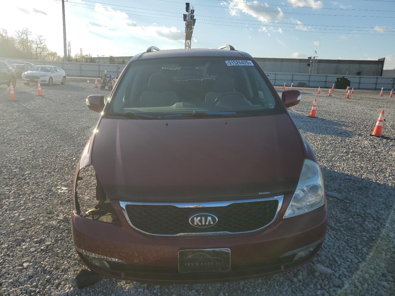 2014 KIA SEDONA