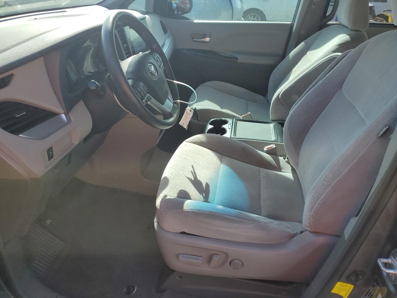 2016 TOYOTA SIENNA