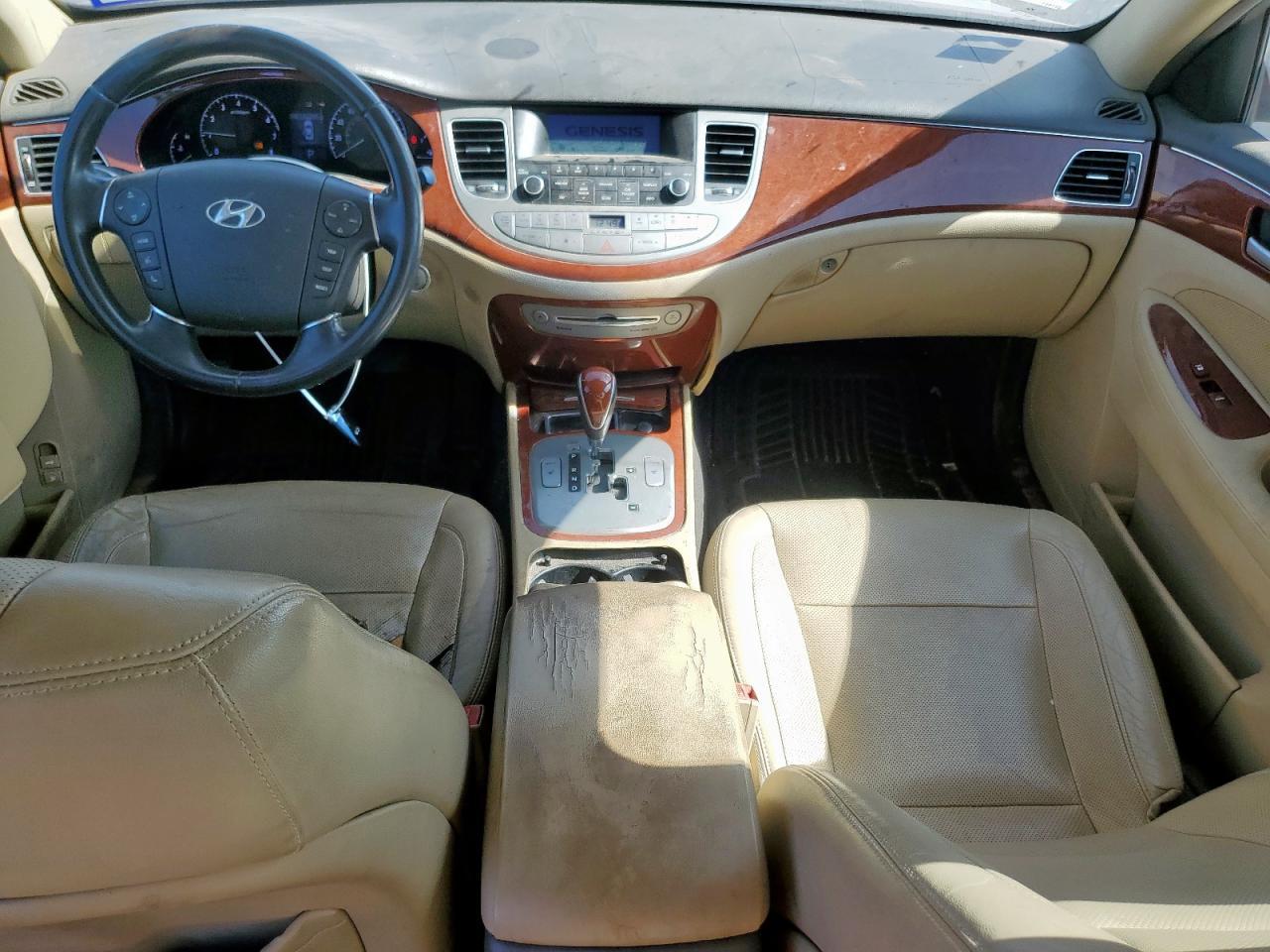 2013 HYUNDAI GENESIS