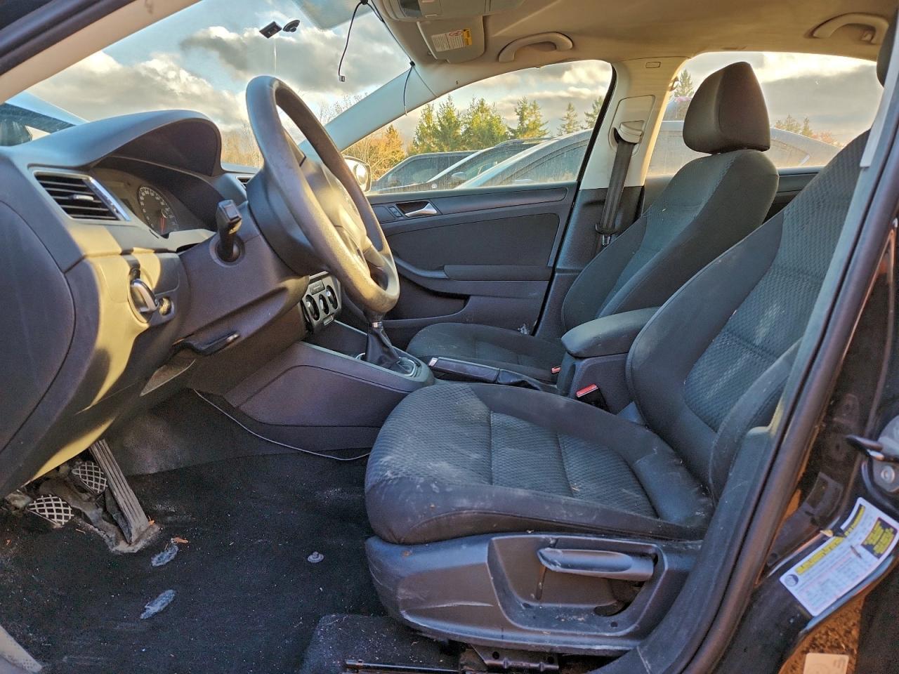 2011 VOLKSWAGEN JETTA