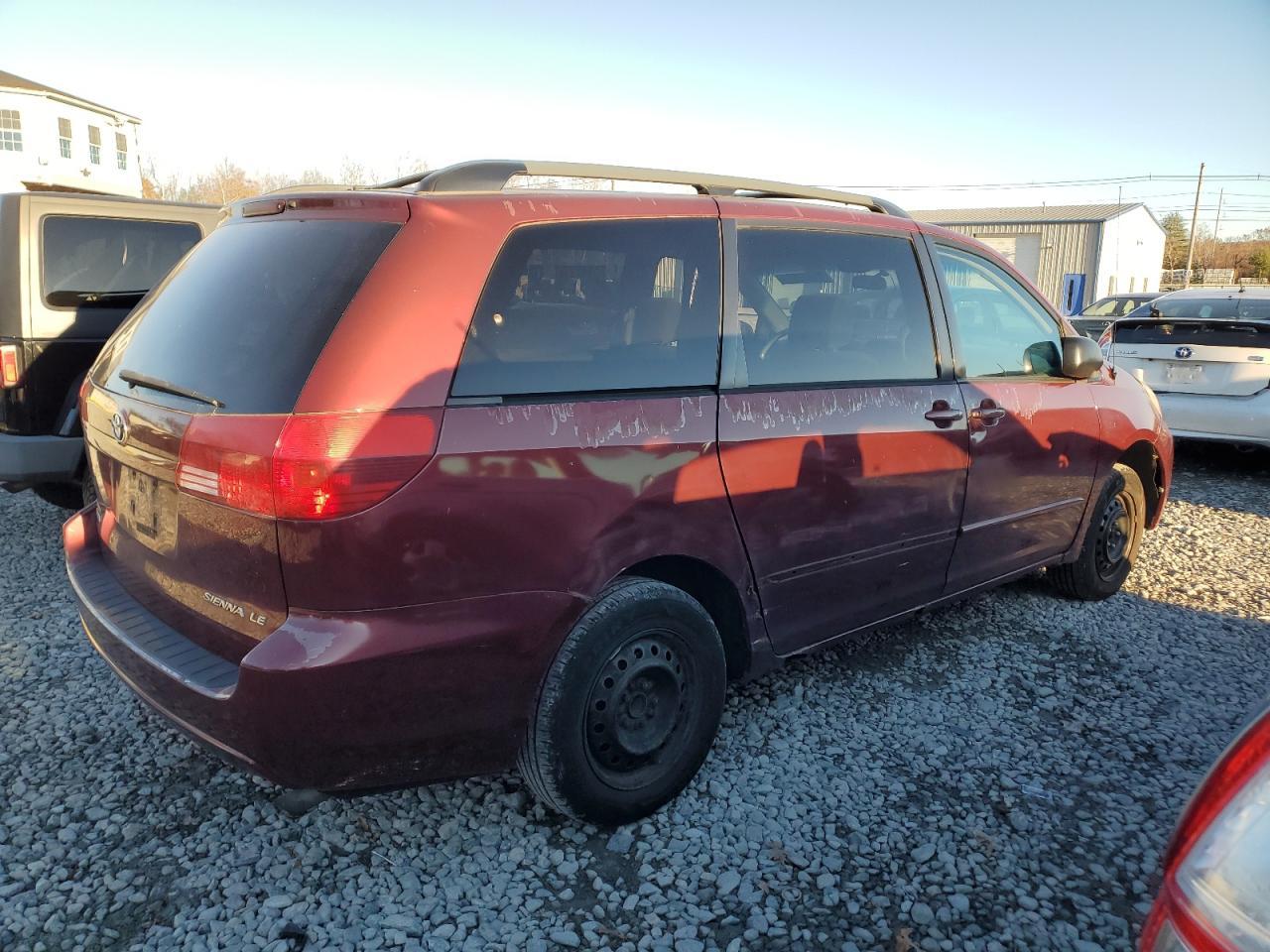 2004 TOYOTA SIENNA