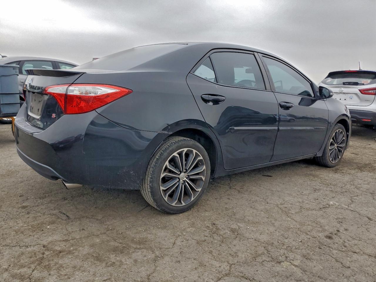 2015 TOYOTA COROLLA