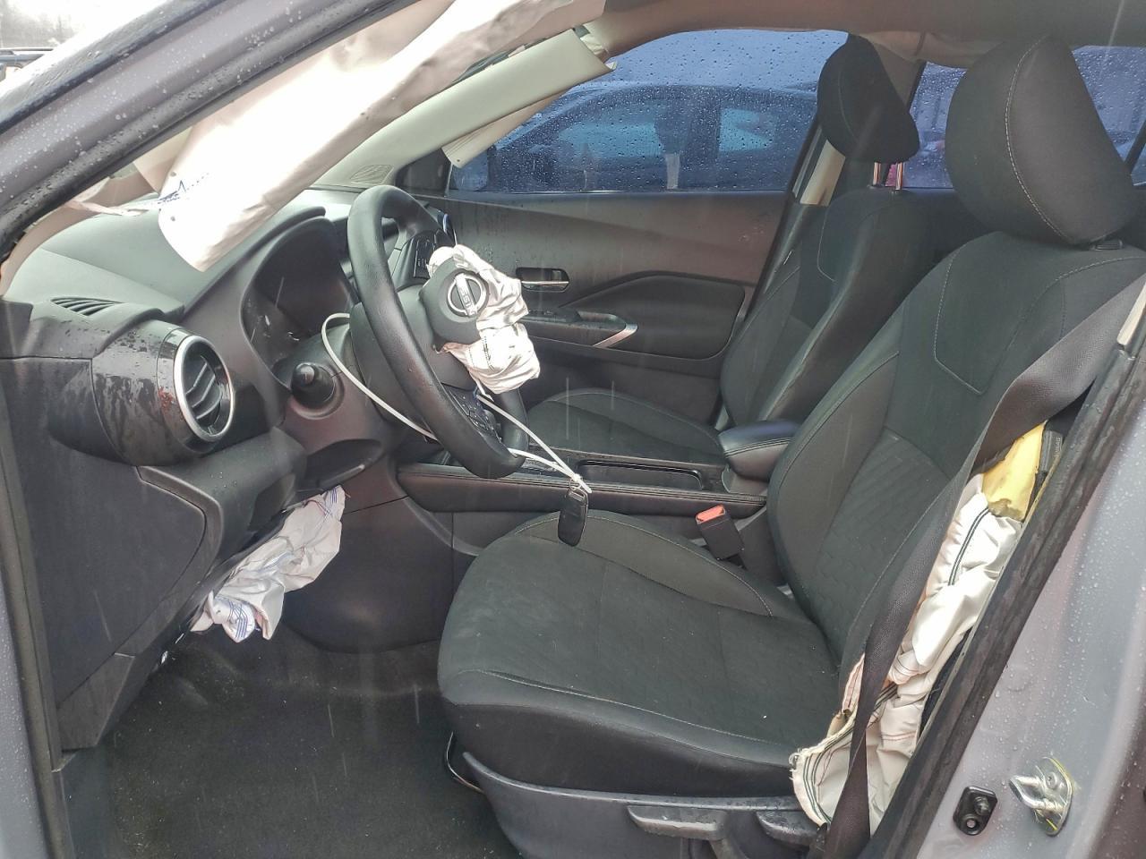 2024 NISSAN KICKS