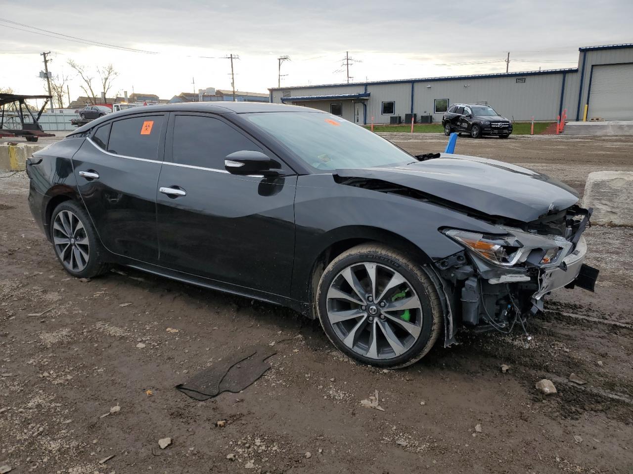 2016 NISSAN Maxima