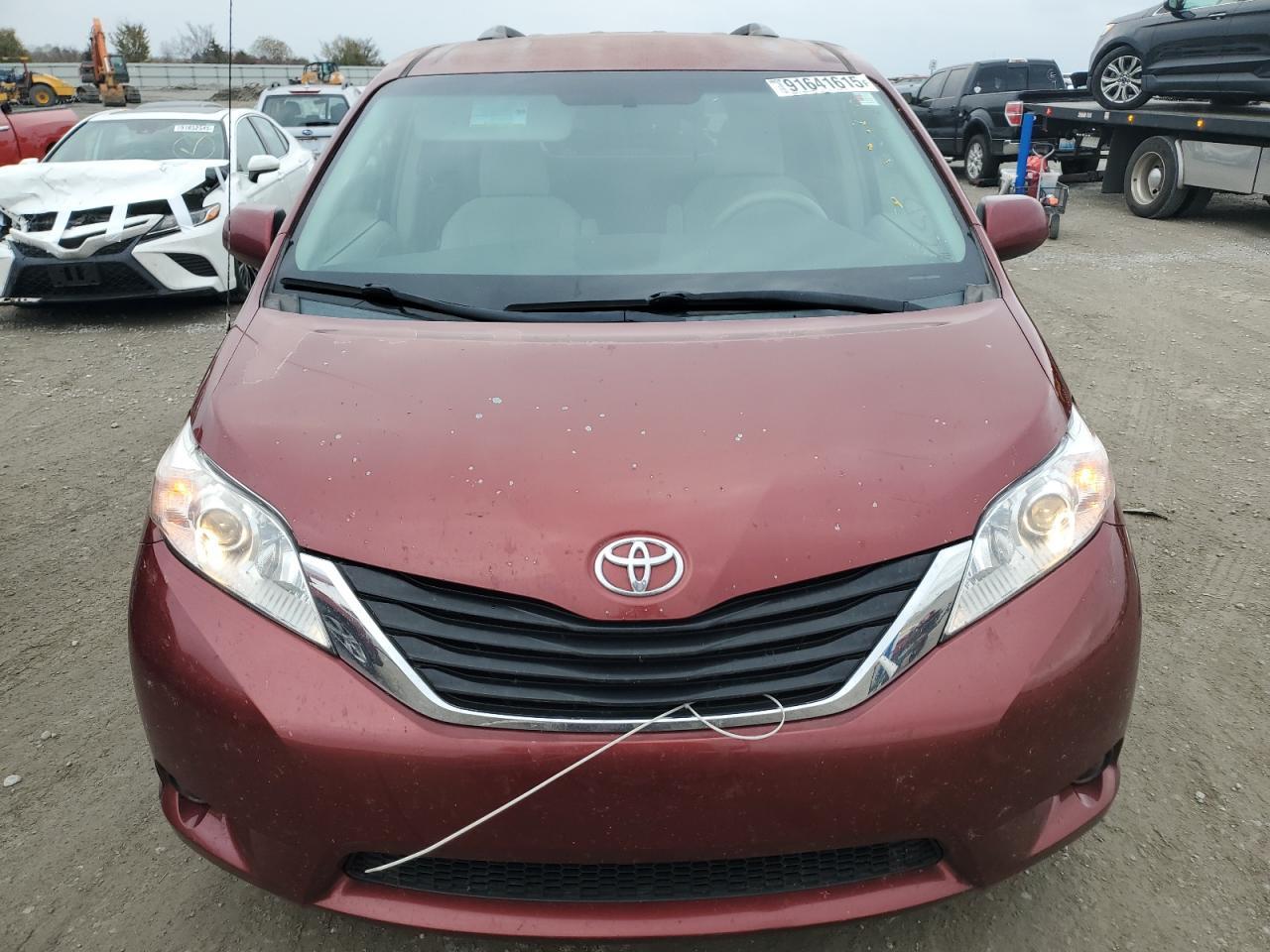 2012 TOYOTA SIENNA