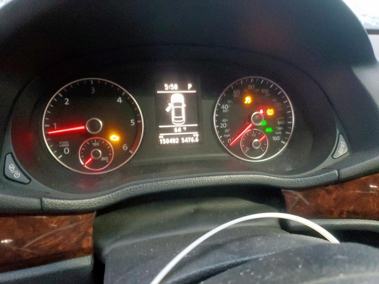 2013 VOLKSWAGEN Passat
