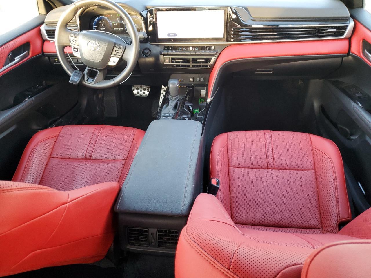 2025 TOYOTA CAMRY