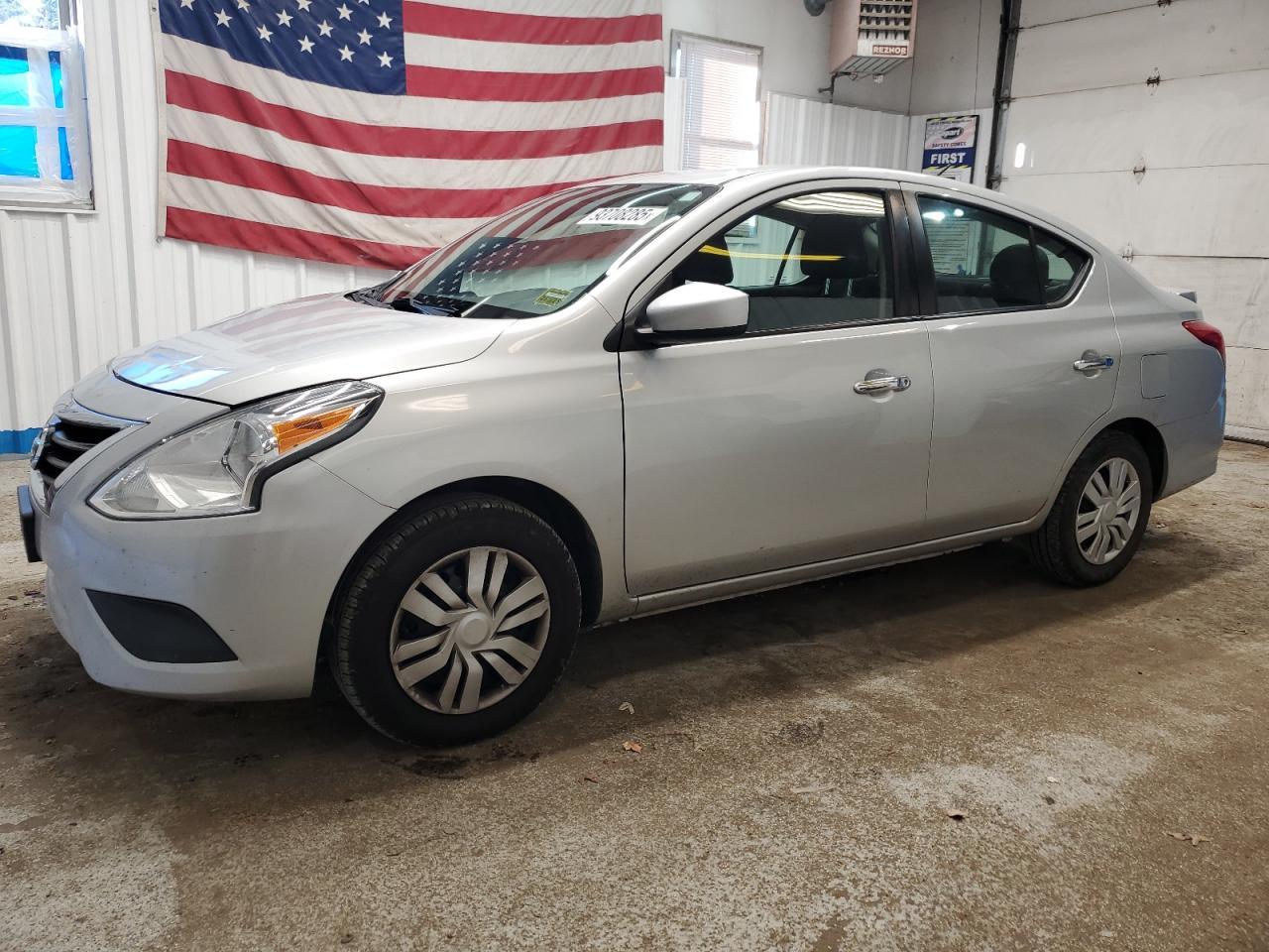 2017 NISSAN VERSA