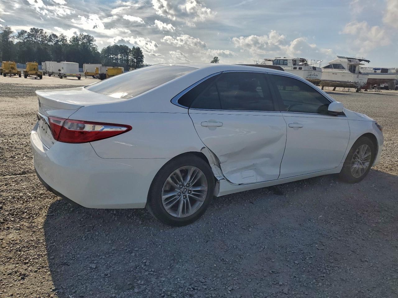 2015 TOYOTA CAMRY
