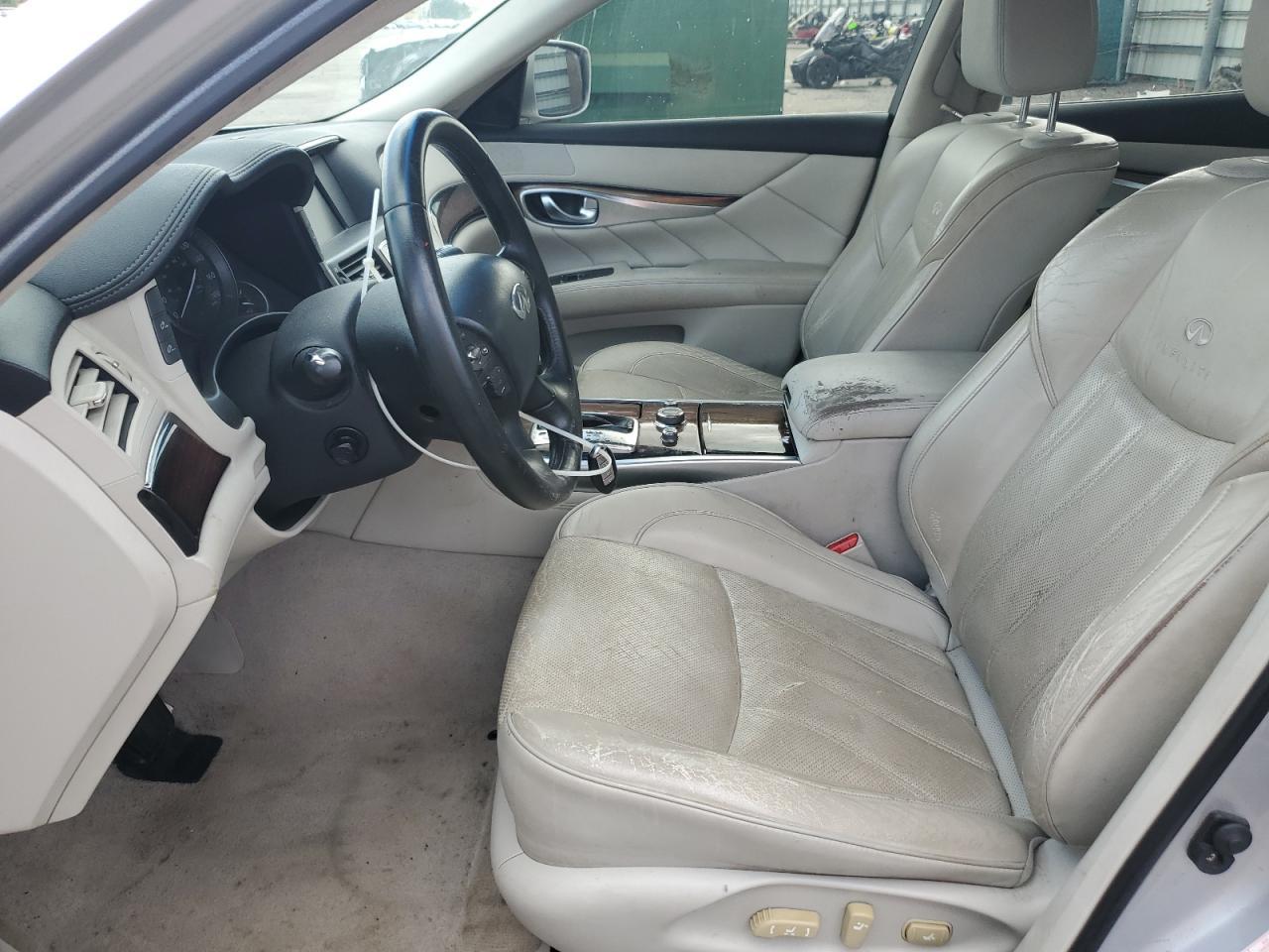 2011 INFINITI M37