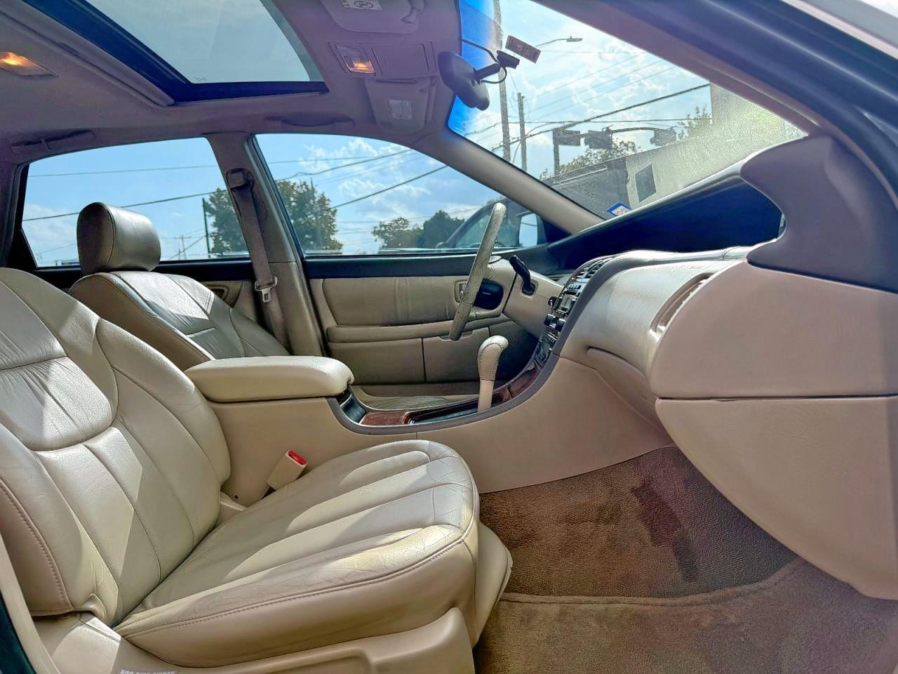 2001 TOYOTA Avalon