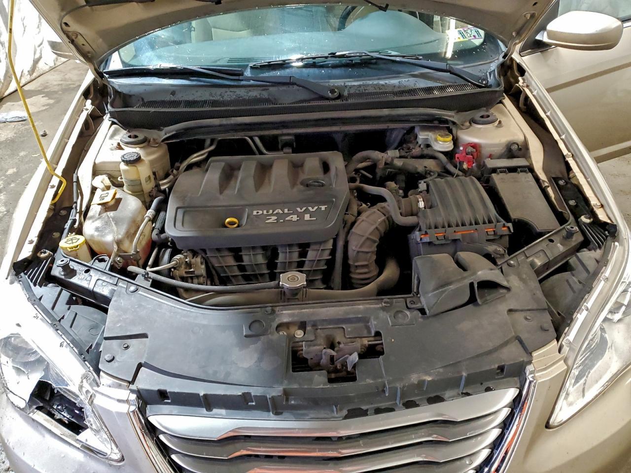 2013 CHRYSLER 200