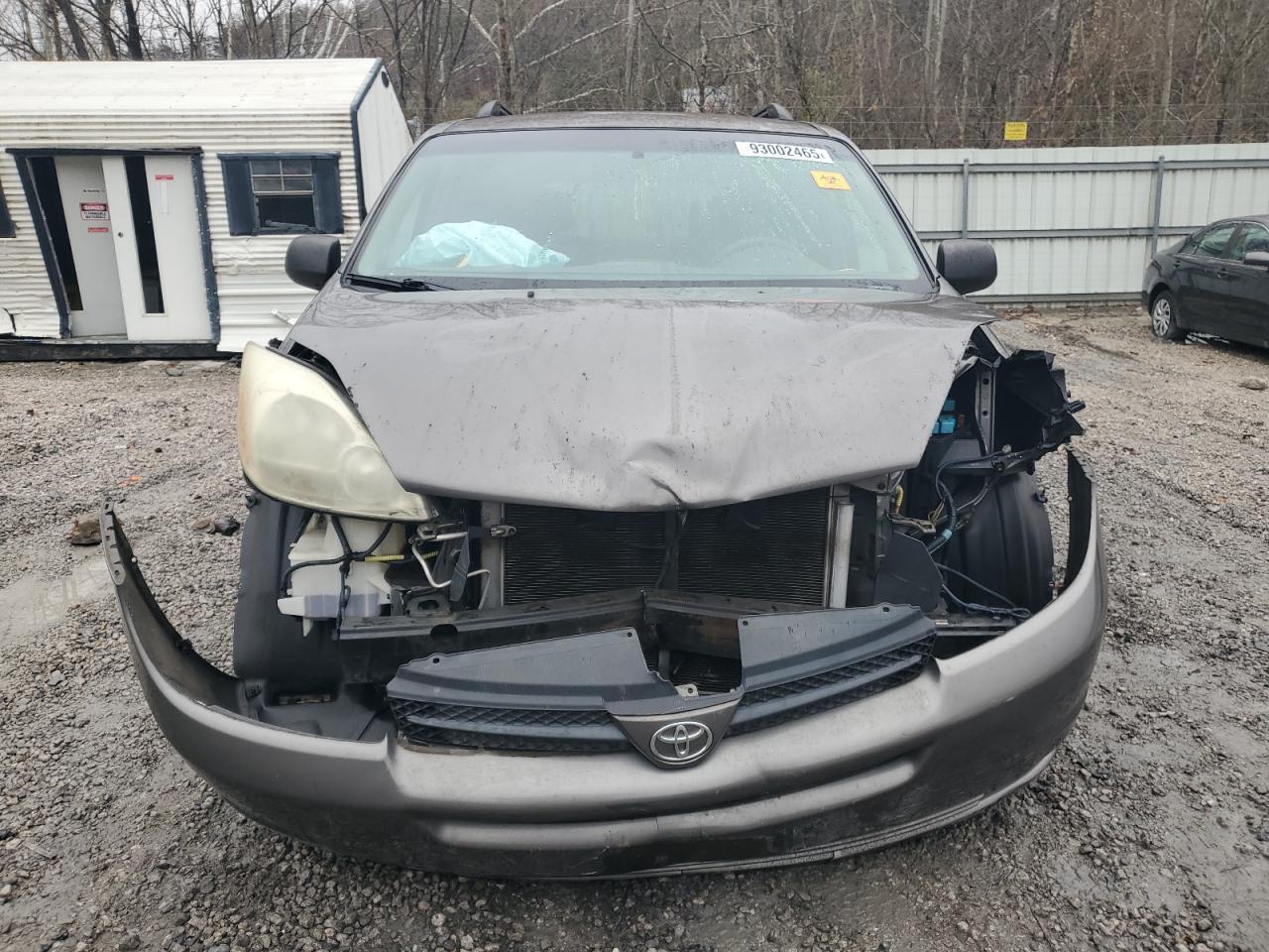 2004 TOYOTA SIENNA