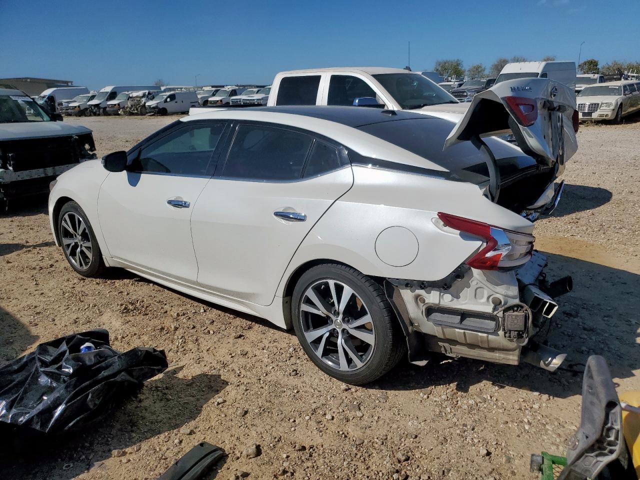 2017 NISSAN Maxima