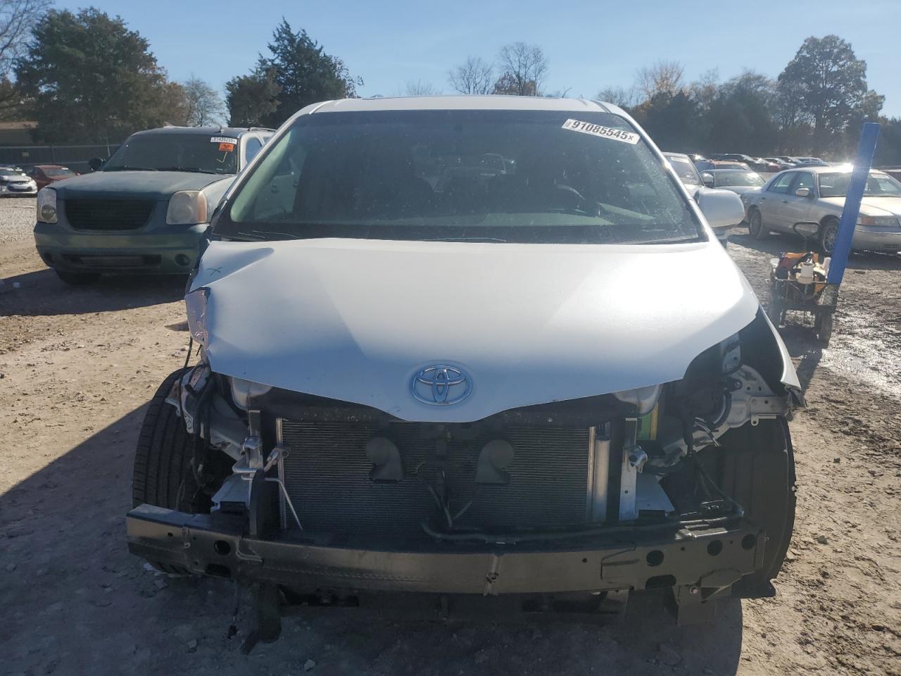 2016 TOYOTA SIENNA