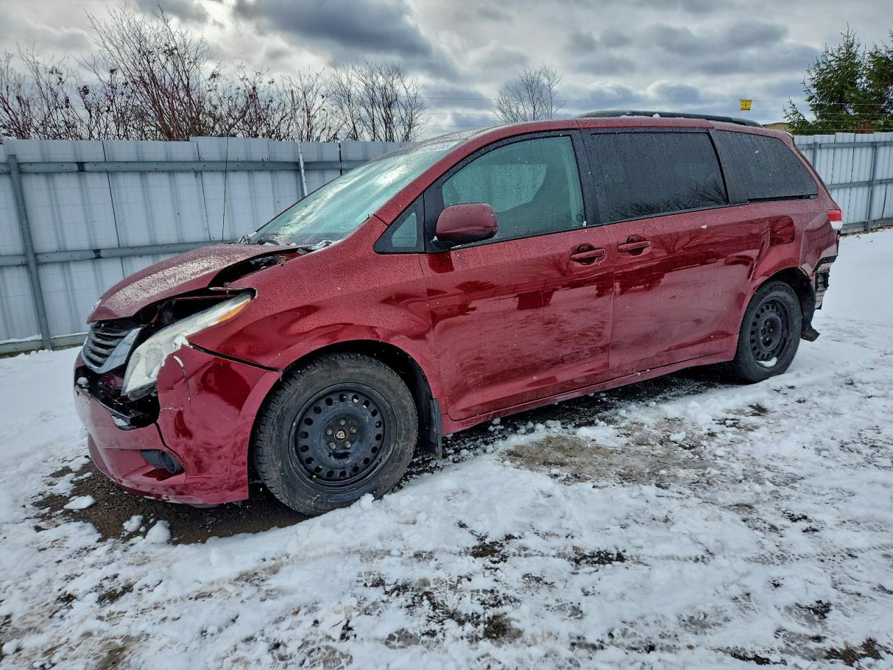 2012 TOYOTA SIENNA