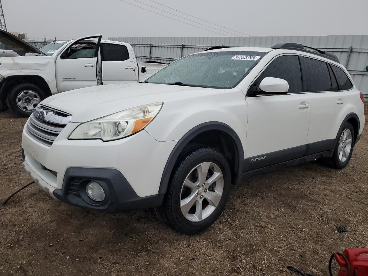 2014 SUBARU Outback