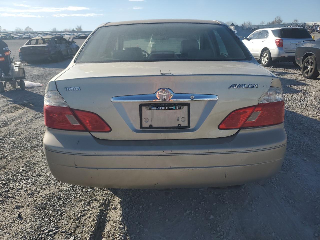 2003 TOYOTA Avalon