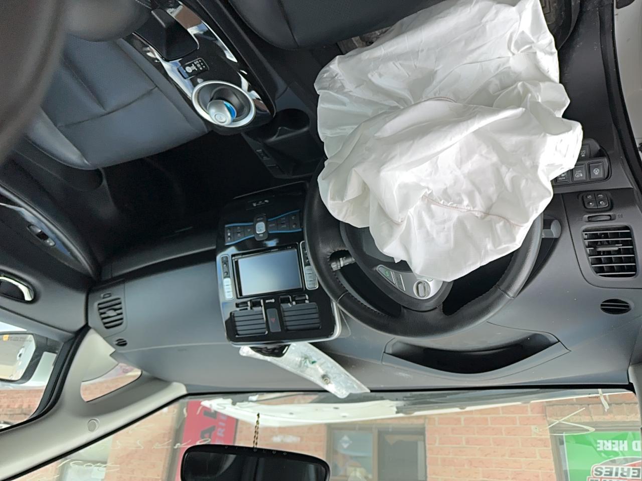 2015 NISSAN LEAF