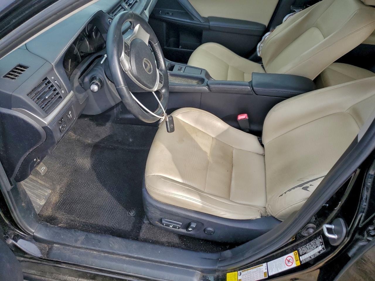 2013 LEXUS CT 200