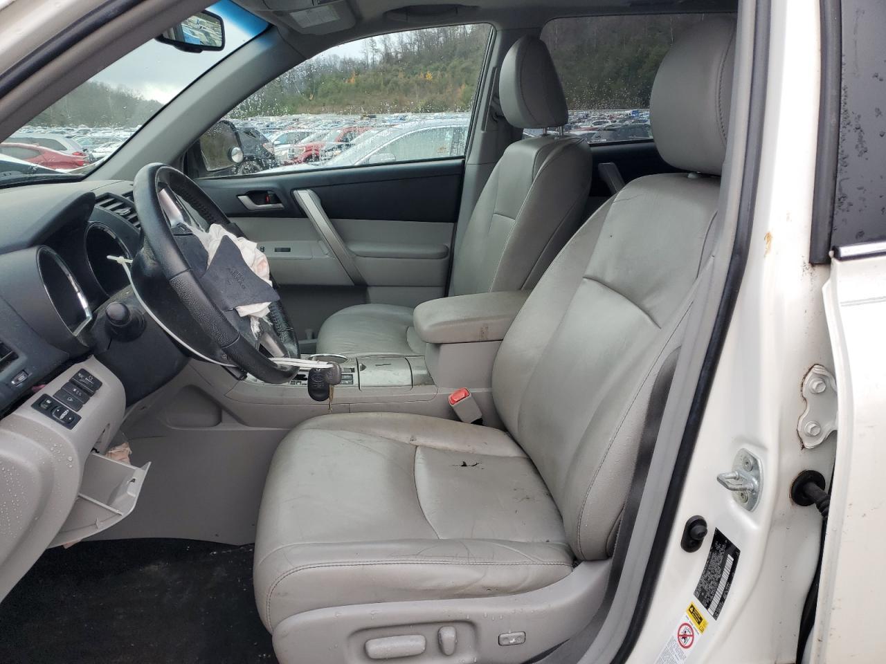 2013 TOYOTA HIGHLANDER