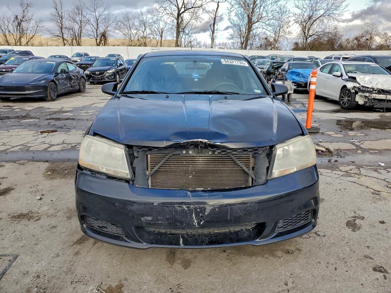 2013 DODGE Avenger