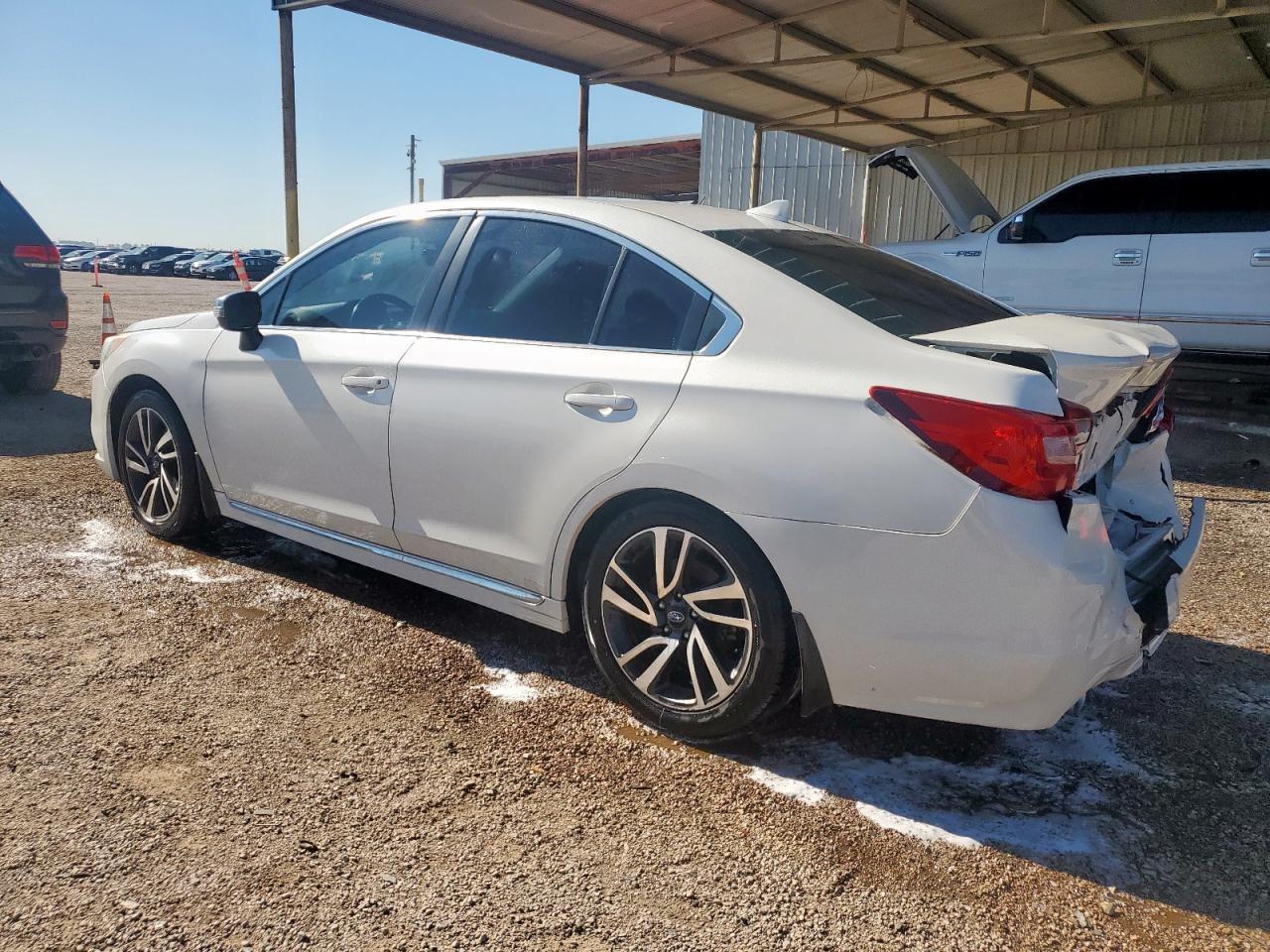 2017 SUBARU Legacy