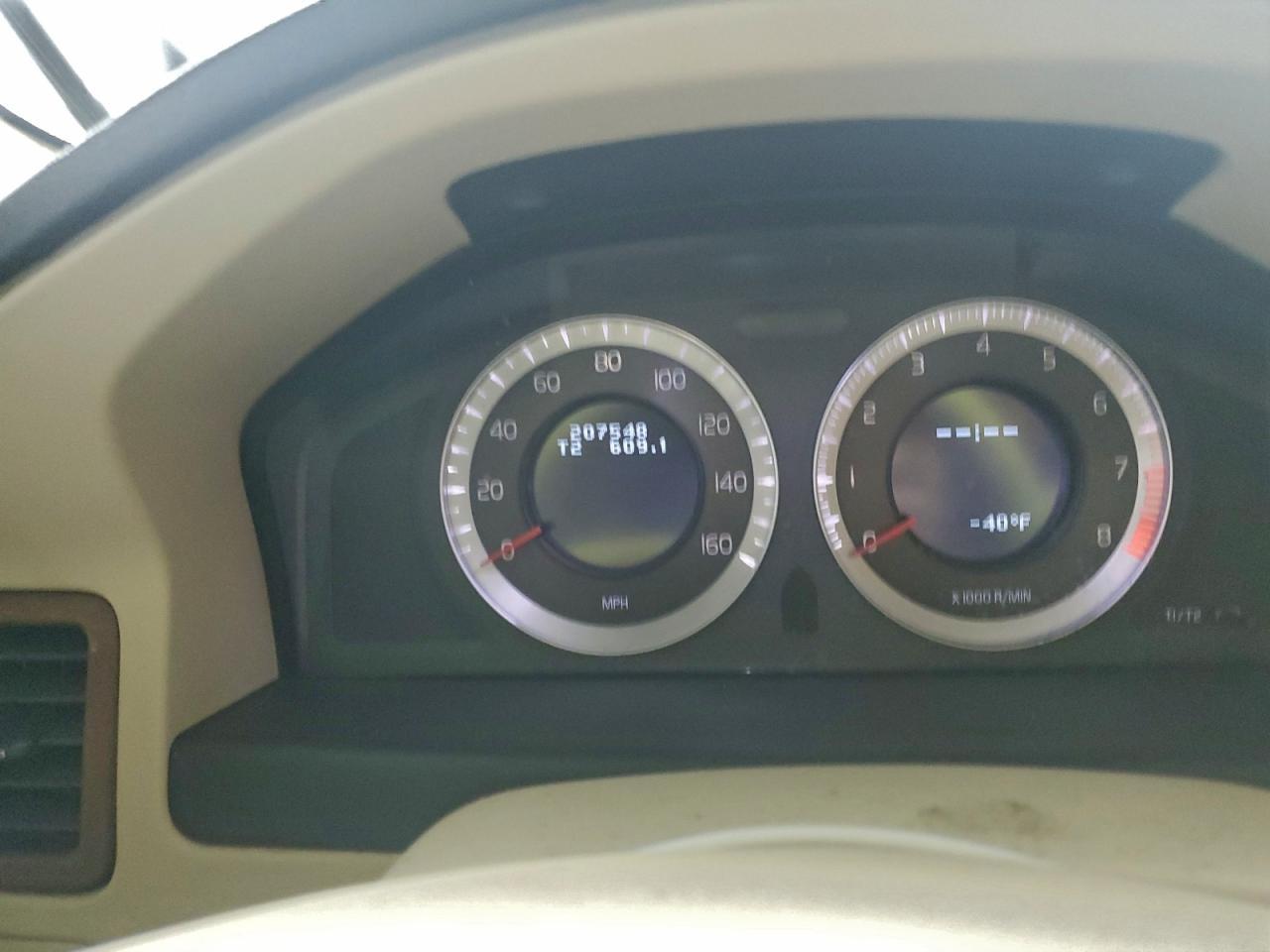 2010 VOLVO XC70