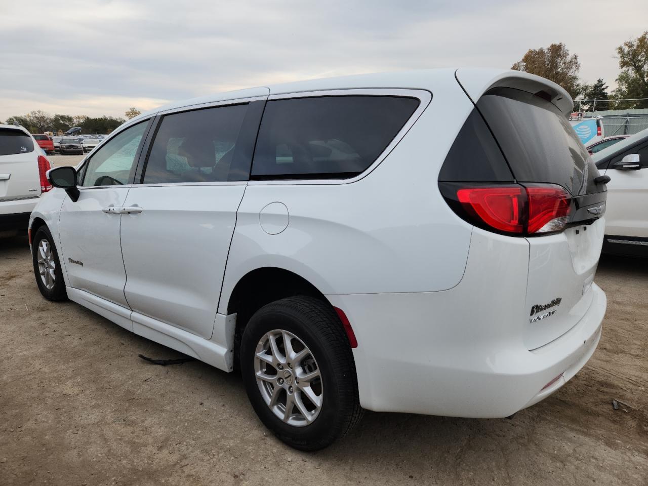 2023 CHRYSLER Voyager