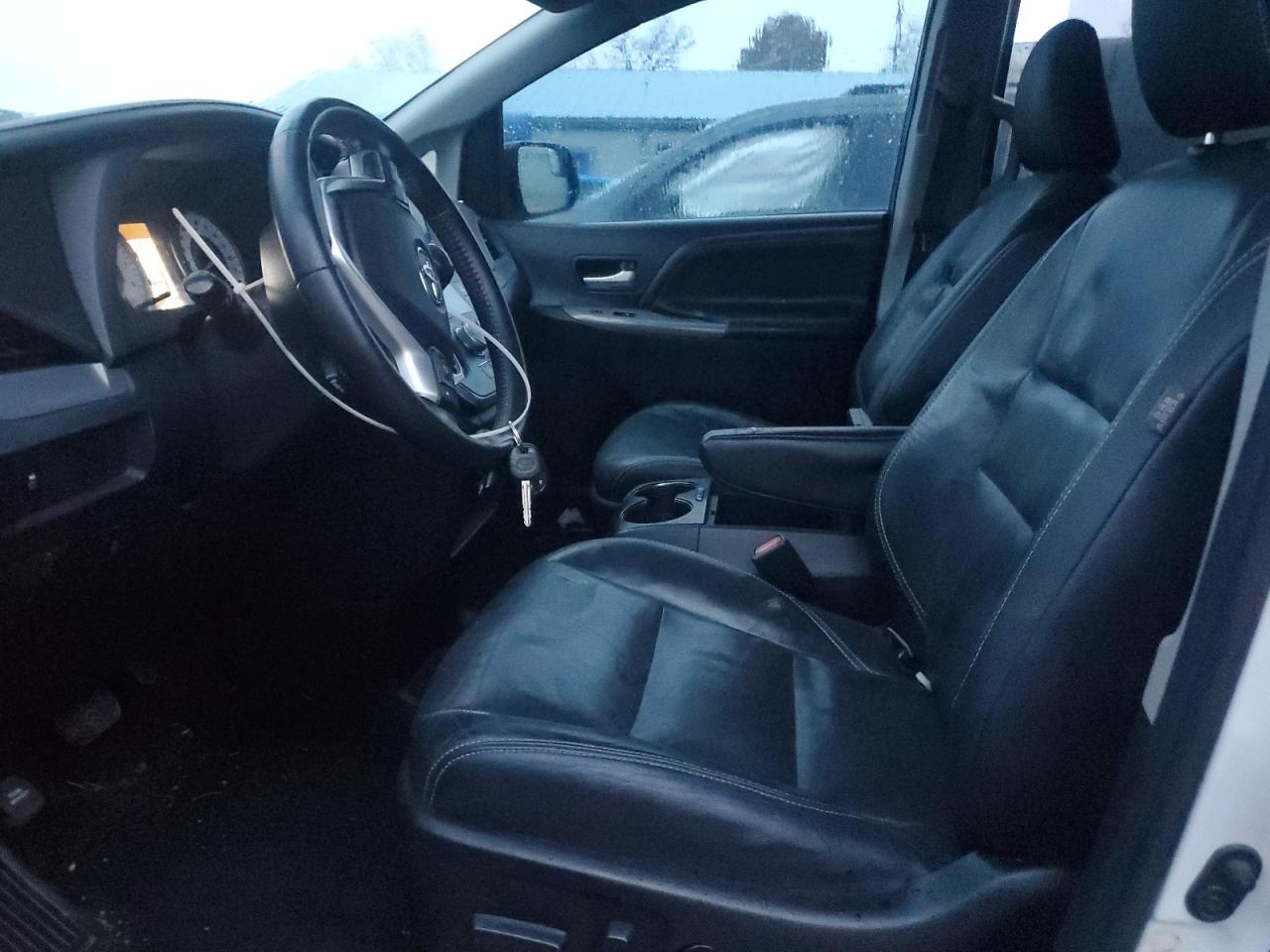 2016 TOYOTA SIENNA