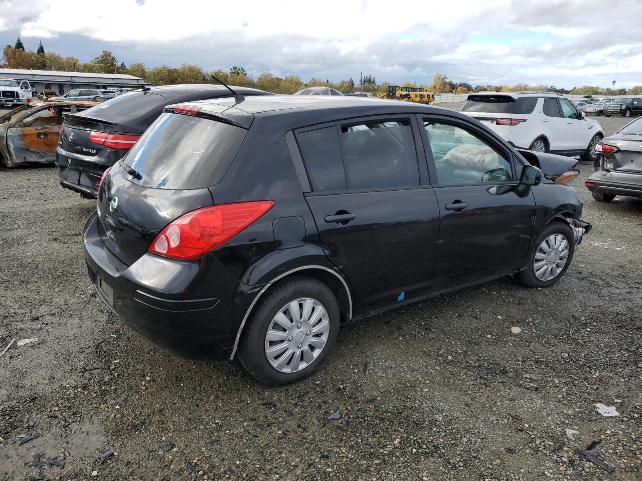 2011 NISSAN VERSA