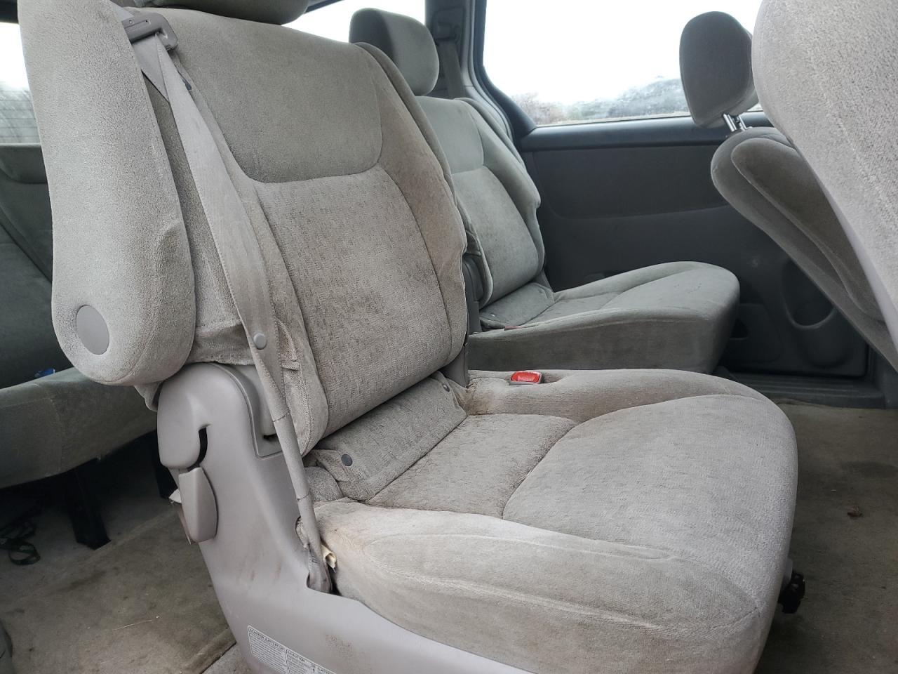 2005 TOYOTA SIENNA