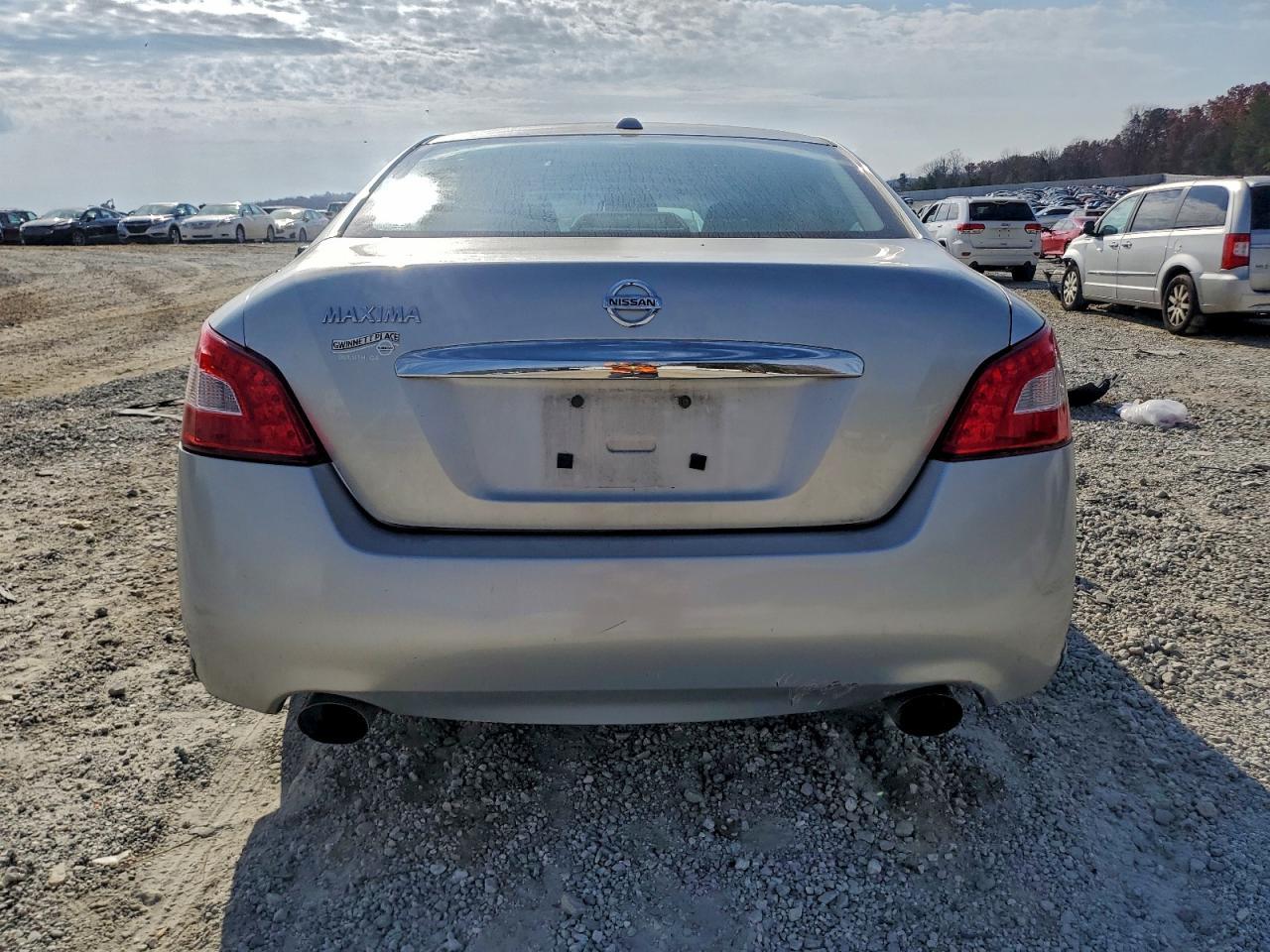 2010 NISSAN Maxima
